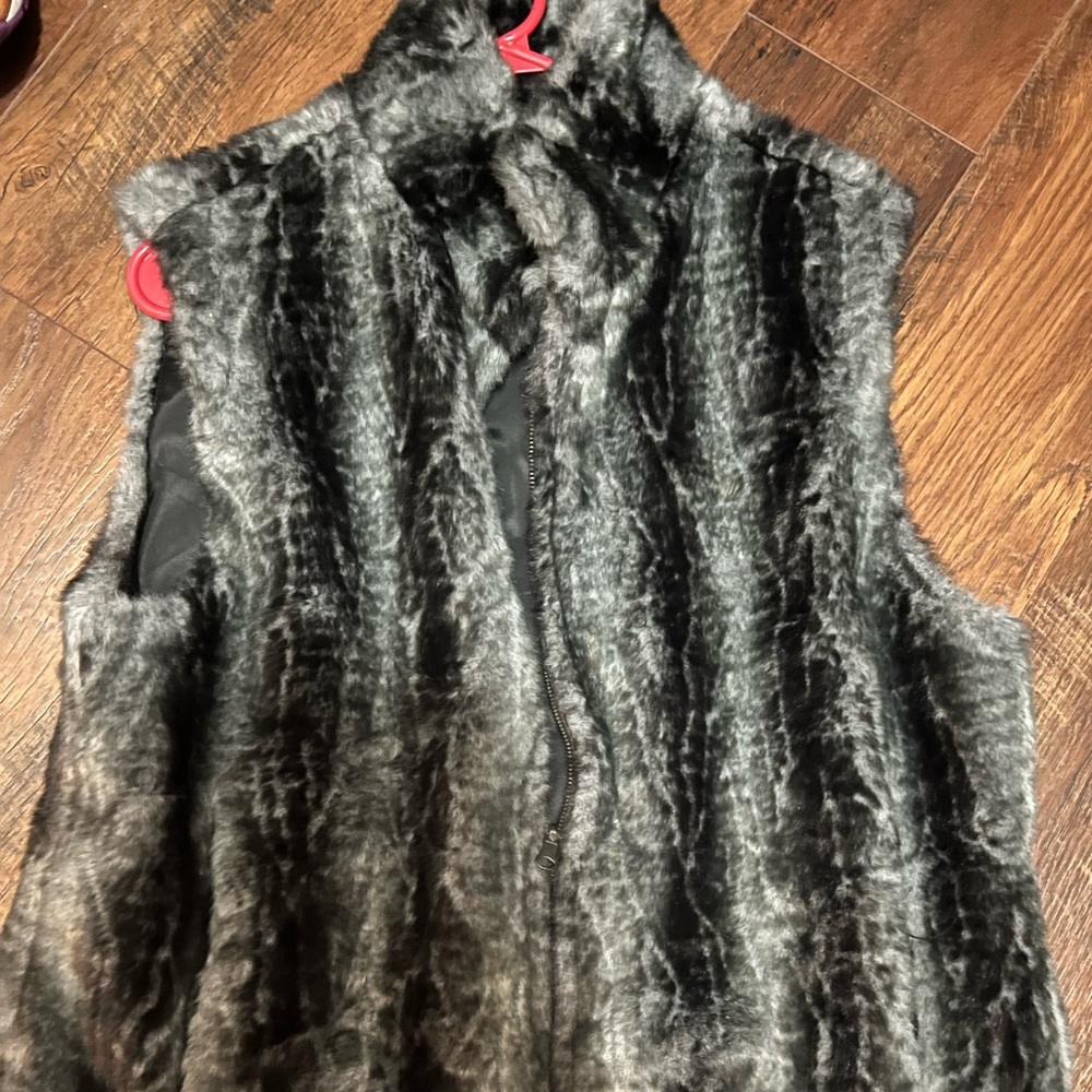 Fur vest